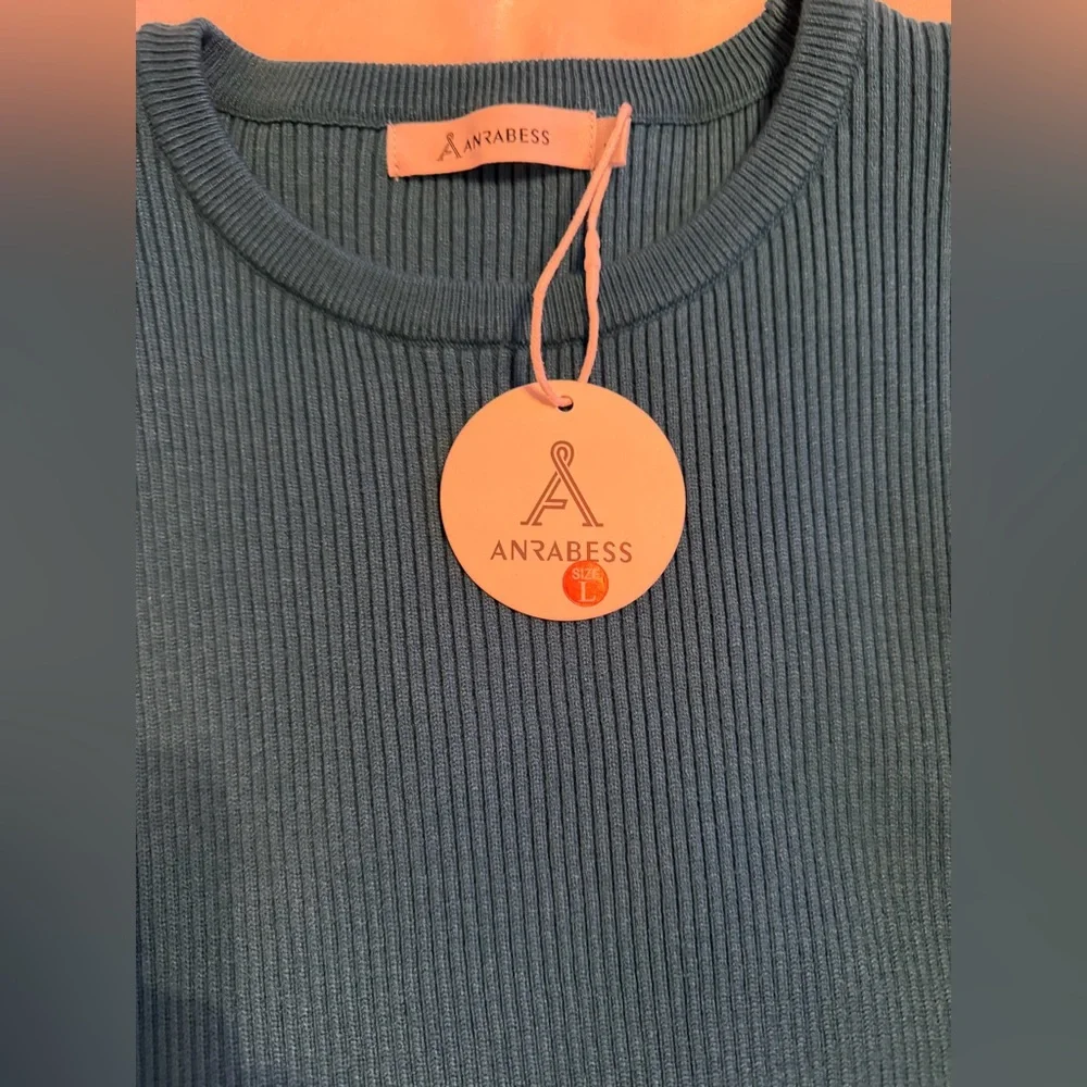 Elegant Blue Knit Dress - Picture 8 of 11